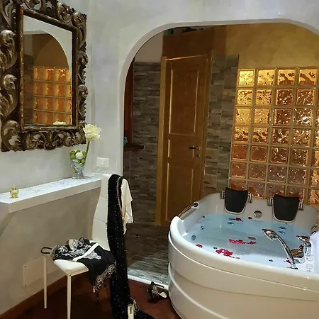 Glamour Spanish Steps Hotel